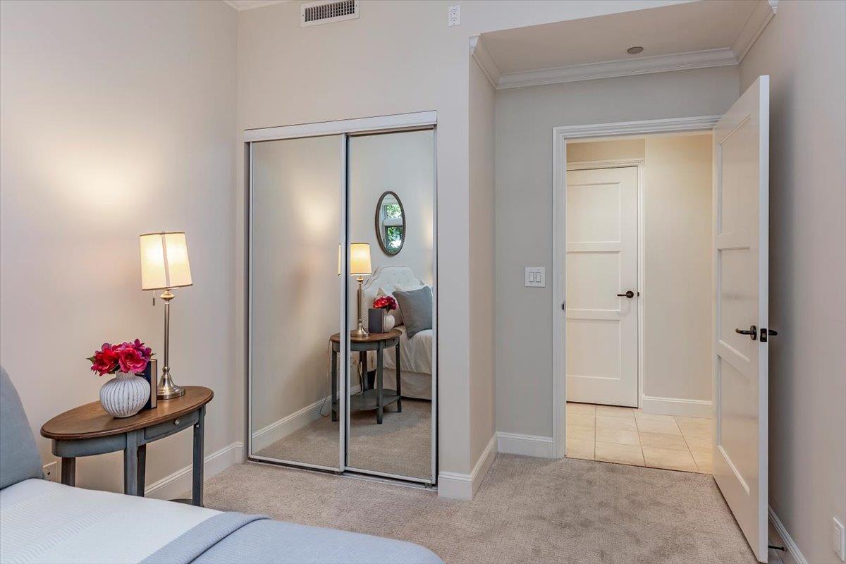Detail Gallery Image 12 of 37 For 555 Byron St #104,  Palo Alto,  CA 94301 - 3 Beds | 2 Baths