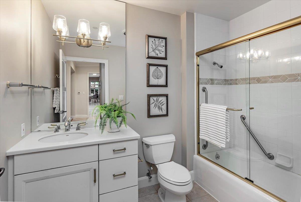 Detail Gallery Image 19 of 37 For 555 Byron St #104,  Palo Alto,  CA 94301 - 3 Beds | 2 Baths