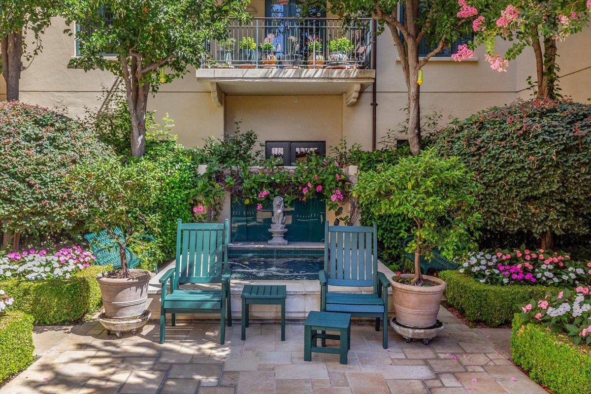 Detail Gallery Image 33 of 37 For 555 Byron St #104,  Palo Alto,  CA 94301 - 3 Beds | 2 Baths