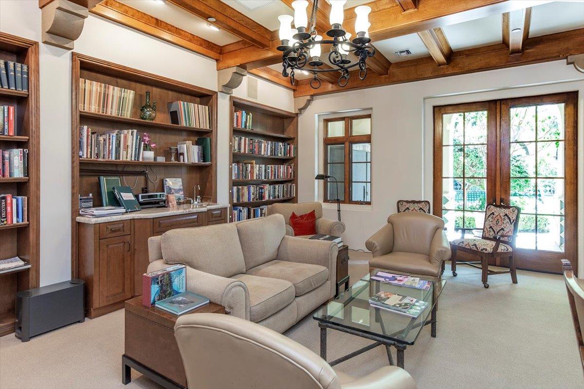 Detail Gallery Image 34 of 37 For 555 Byron St #104,  Palo Alto,  CA 94301 - 3 Beds | 2 Baths