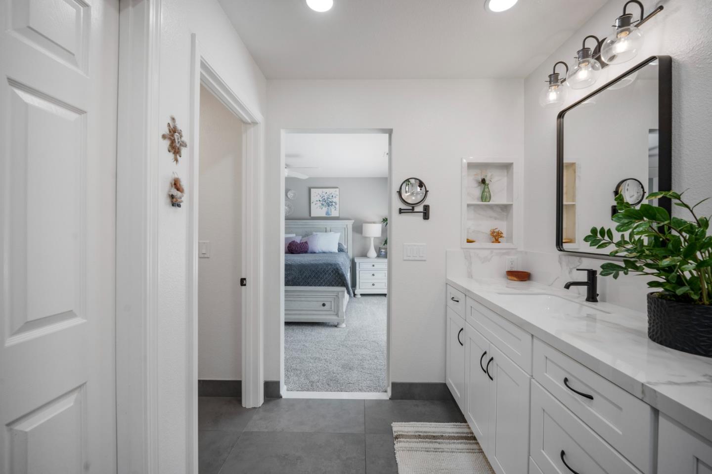 Detail Gallery Image 11 of 34 For 18435 Murphy Springs Dr, Morgan Hill,  CA 95037 - 3 Beds | 2/1 Baths