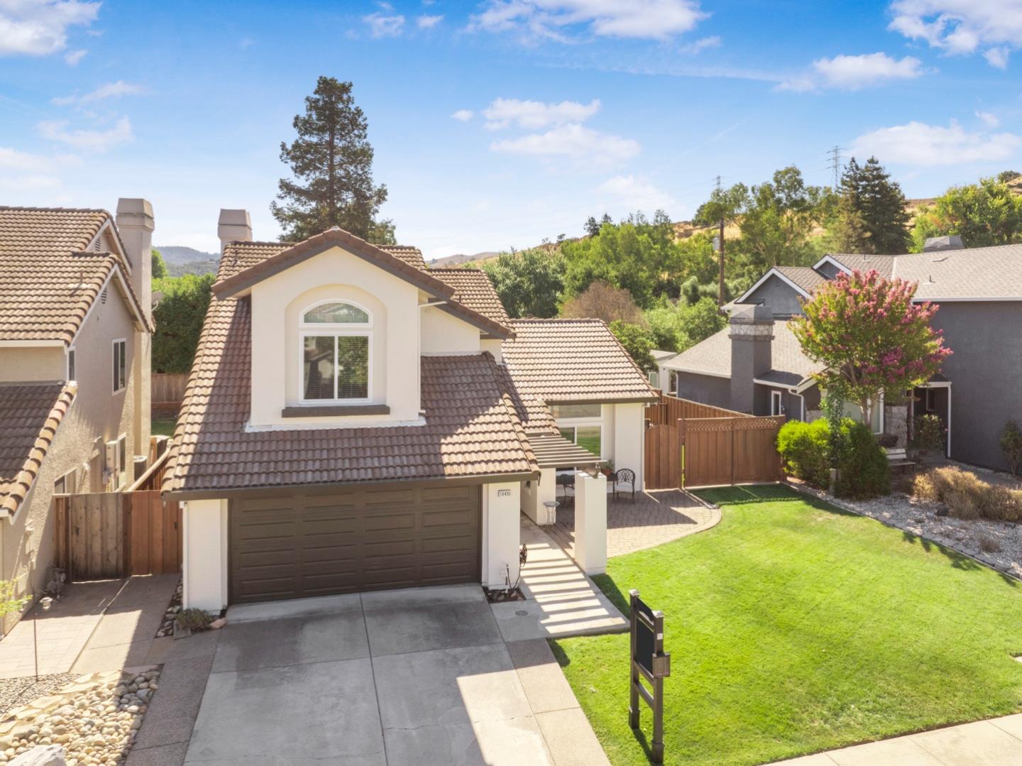 Detail Gallery Image 2 of 34 For 18435 Murphy Springs Dr, Morgan Hill,  CA 95037 - 3 Beds | 2/1 Baths