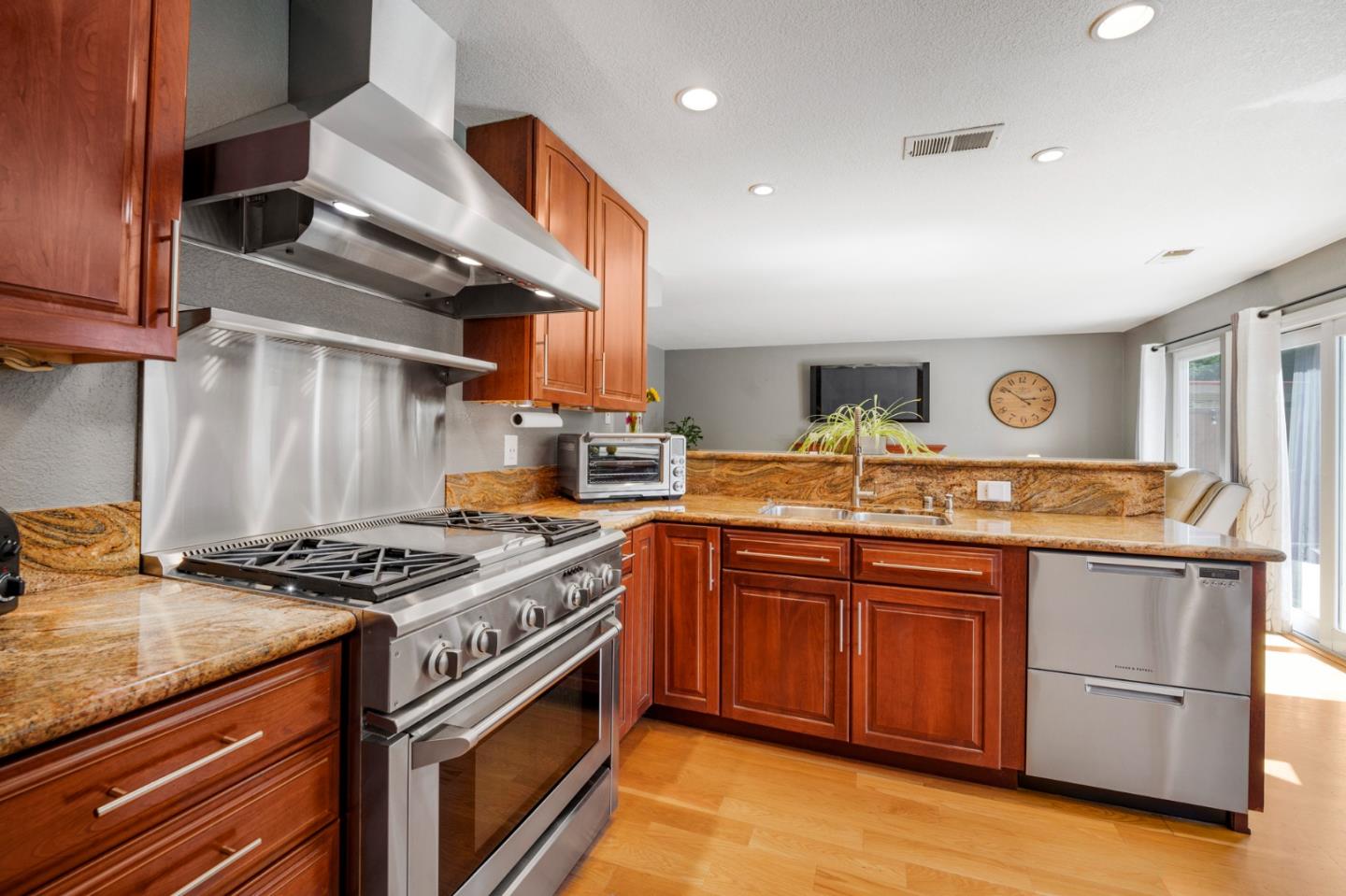Detail Gallery Image 20 of 34 For 18435 Murphy Springs Dr, Morgan Hill,  CA 95037 - 3 Beds | 2/1 Baths