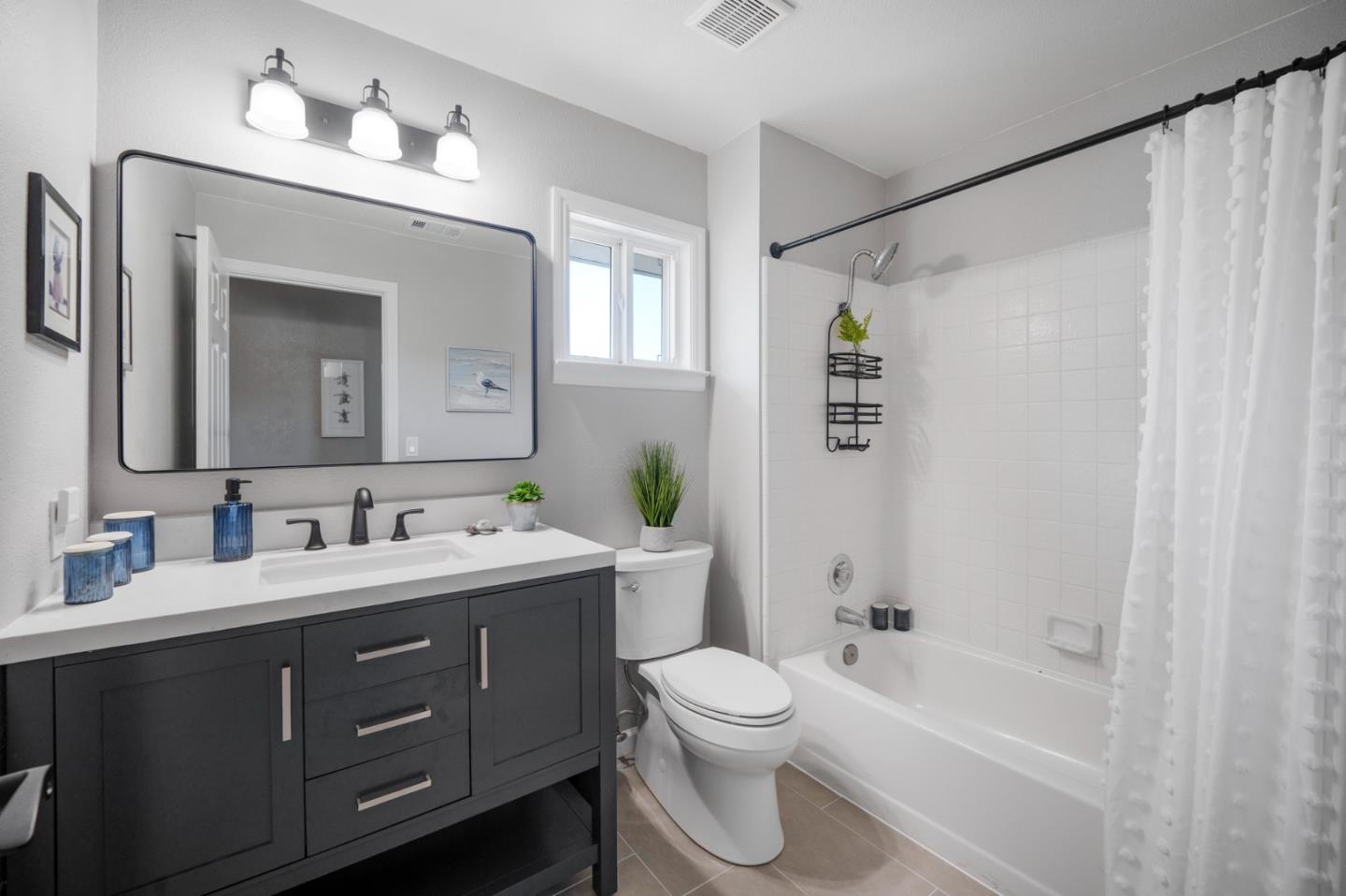 Detail Gallery Image 7 of 34 For 18435 Murphy Springs Dr, Morgan Hill,  CA 95037 - 3 Beds | 2/1 Baths