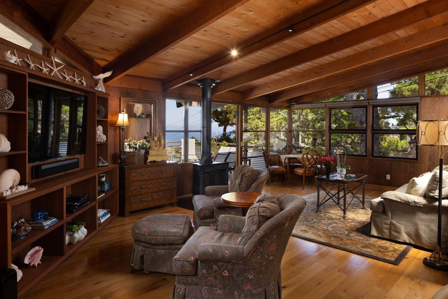 Detail Gallery Image 10 of 44 For 799 Parcel St, Monterey,  CA 93940 - 4 Beds | 3 Baths