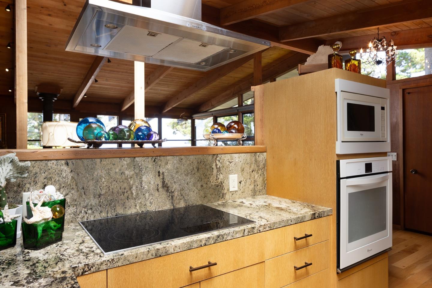 Detail Gallery Image 15 of 44 For 799 Parcel St, Monterey,  CA 93940 - 4 Beds | 3 Baths