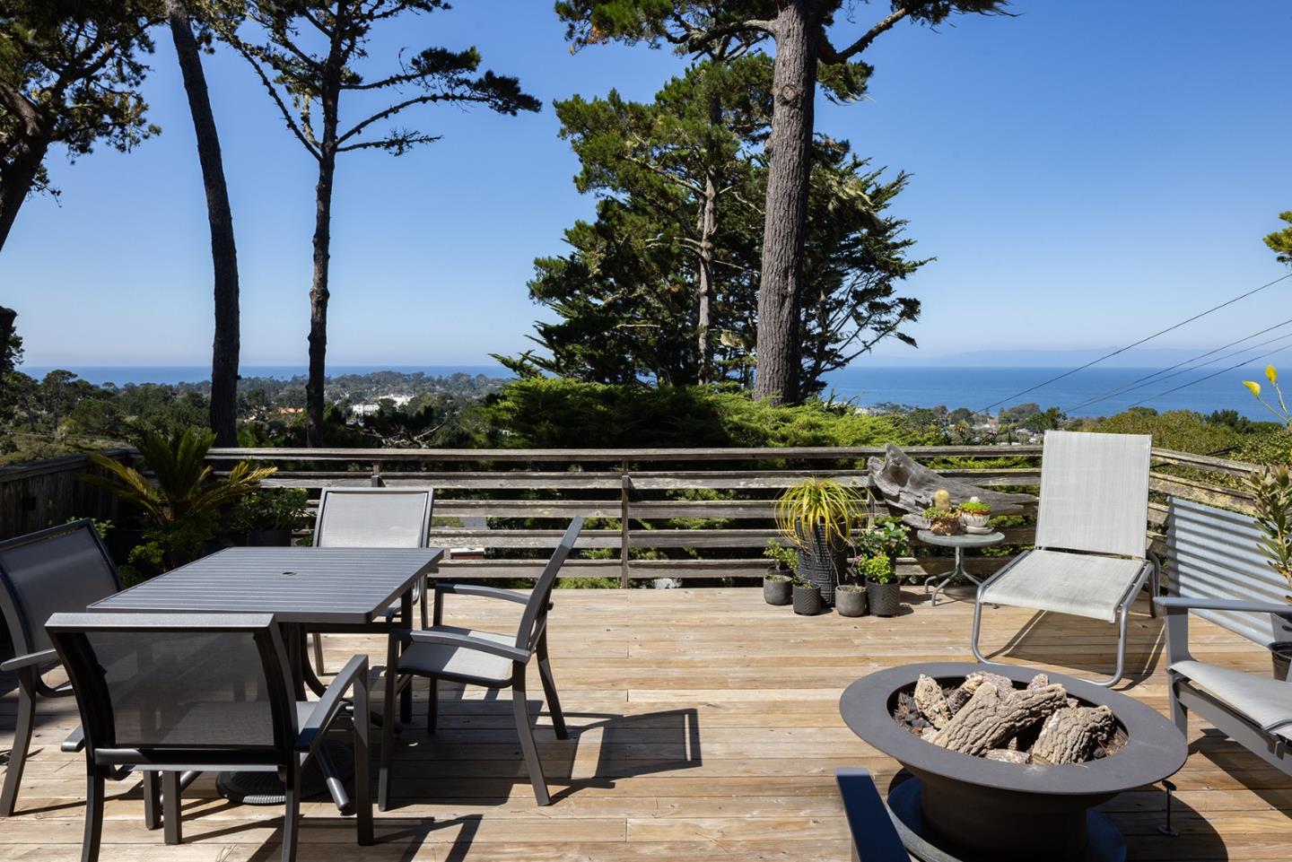 Detail Gallery Image 3 of 44 For 799 Parcel St, Monterey,  CA 93940 - 4 Beds | 3 Baths