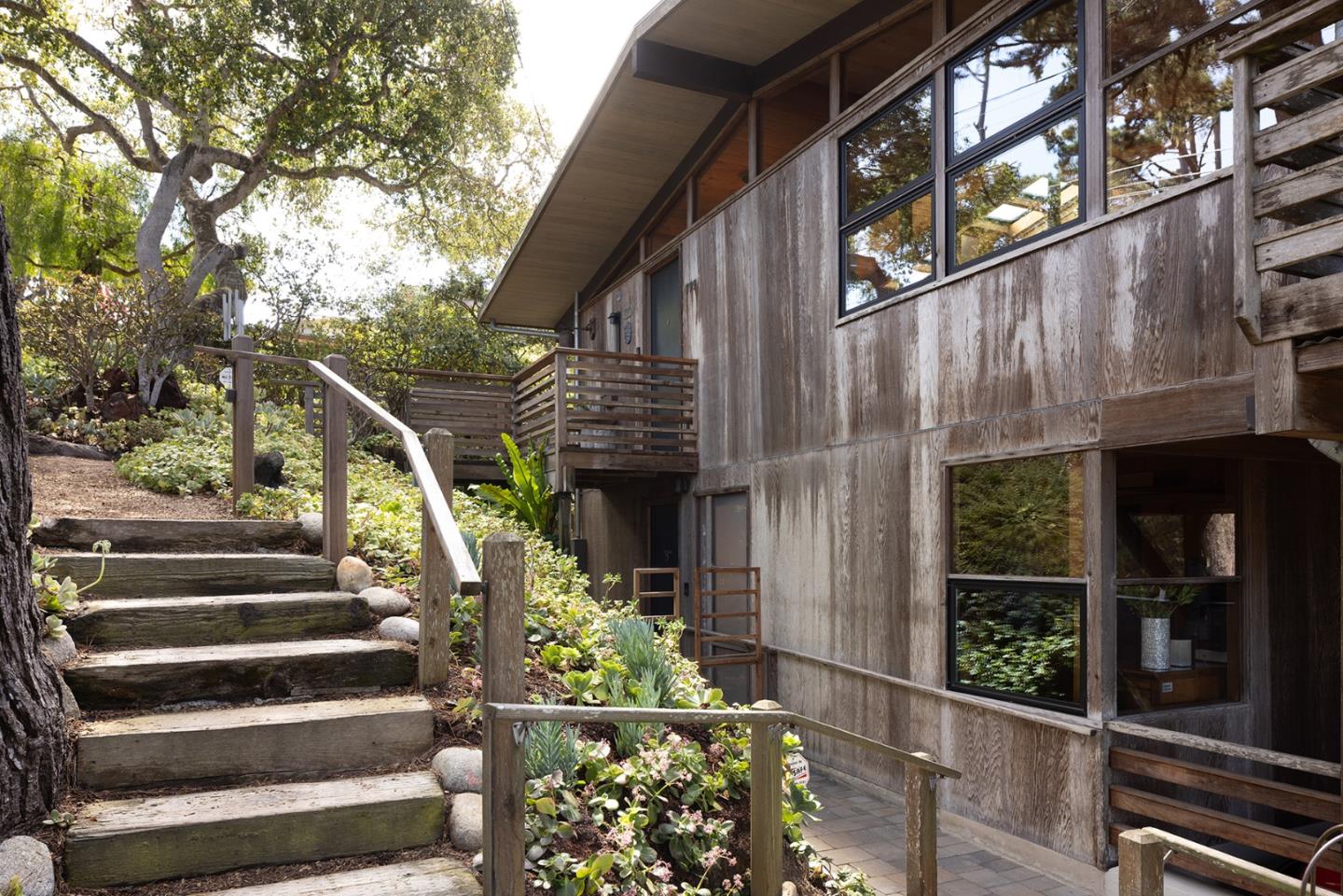 Detail Gallery Image 33 of 44 For 799 Parcel St, Monterey,  CA 93940 - 4 Beds | 3 Baths