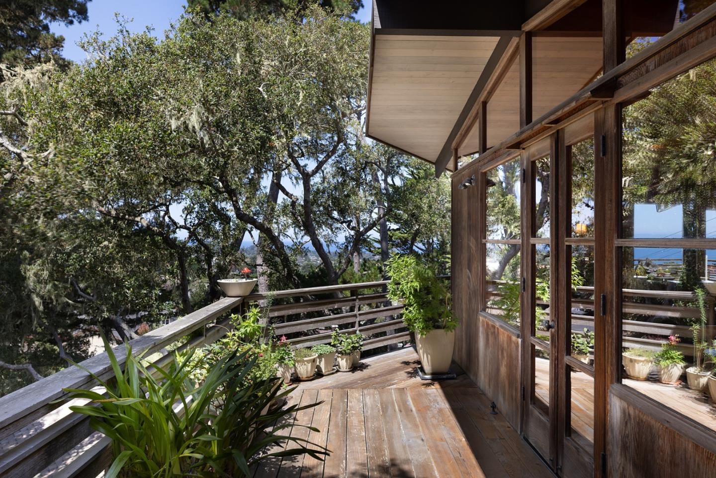 Detail Gallery Image 7 of 44 For 799 Parcel St, Monterey,  CA 93940 - 4 Beds | 3 Baths