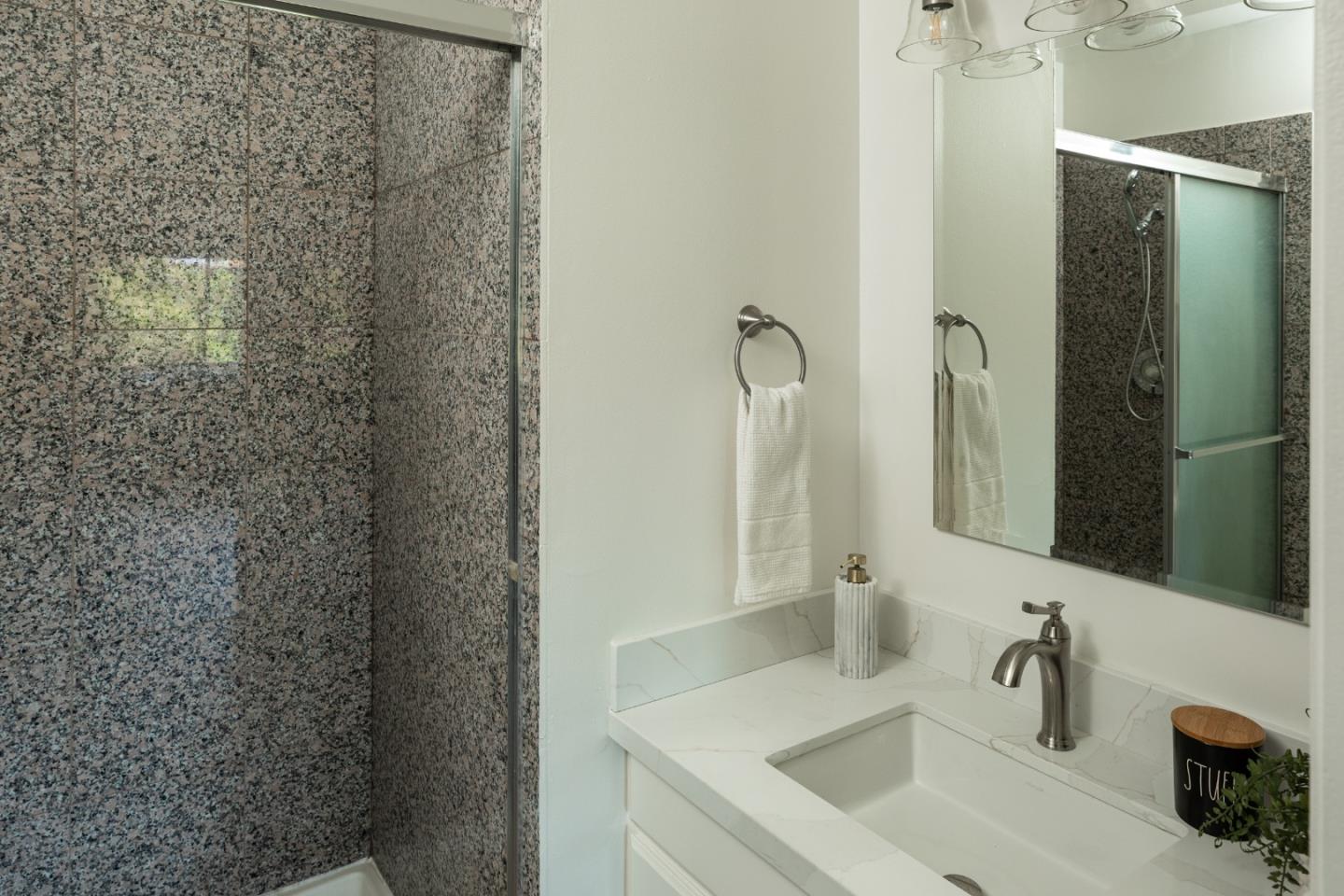 Detail Gallery Image 15 of 19 For 2111 Latham #321,  Mountain View,  CA 94040 - 2 Beds | 2 Baths