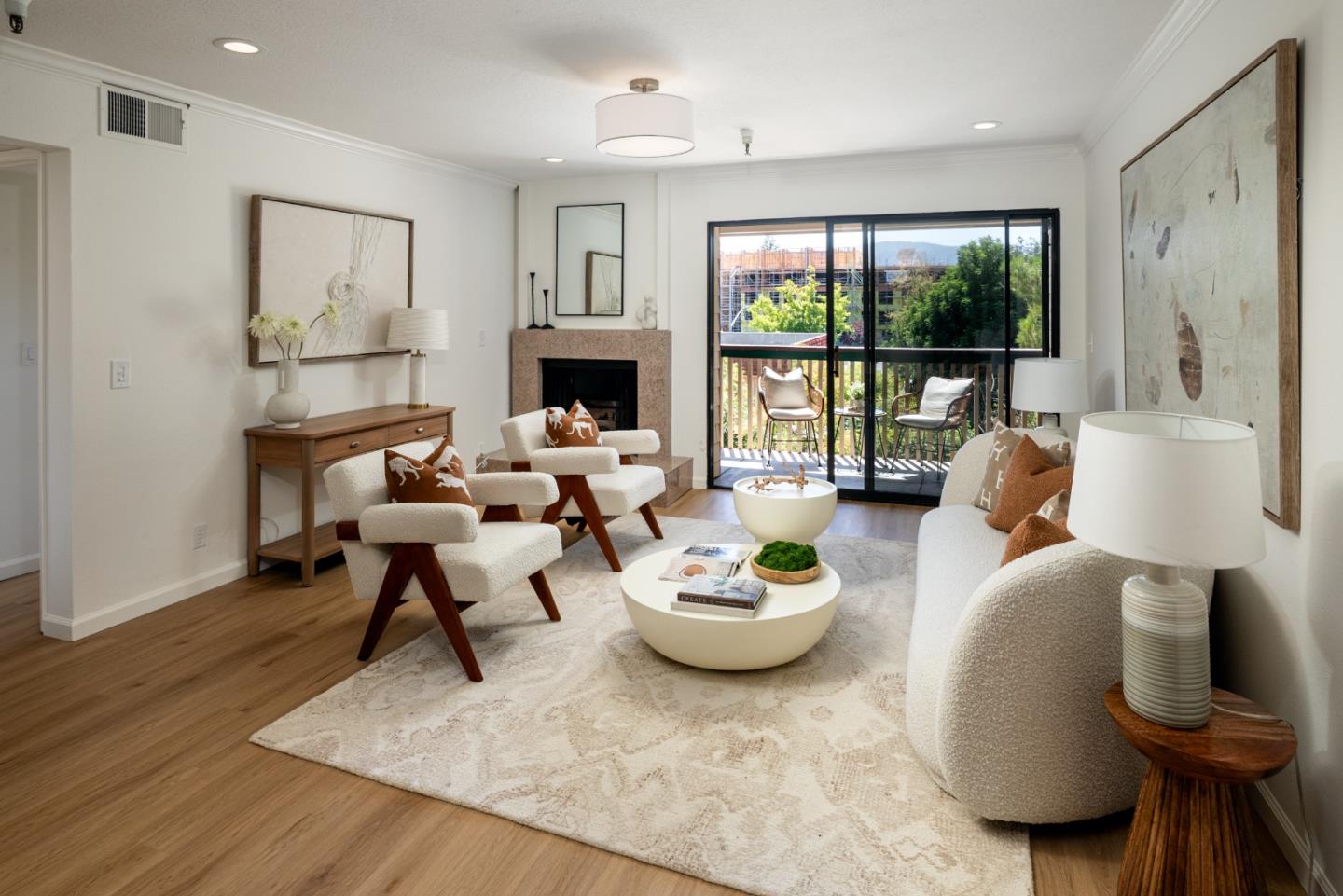 Detail Gallery Image 5 of 19 For 2111 Latham #321,  Mountain View,  CA 94040 - 2 Beds | 2 Baths