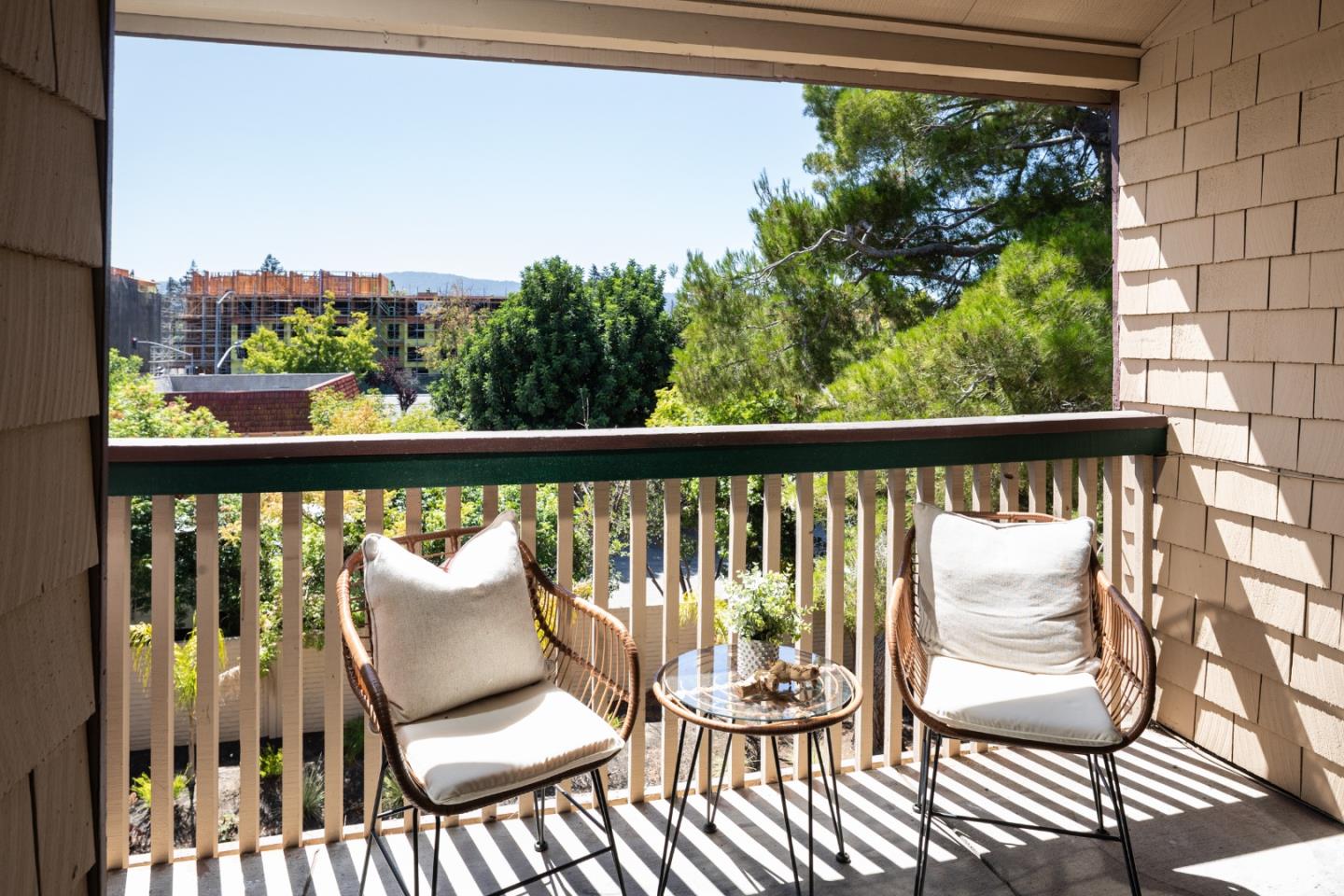 Detail Gallery Image 6 of 19 For 2111 Latham #321,  Mountain View,  CA 94040 - 2 Beds | 2 Baths