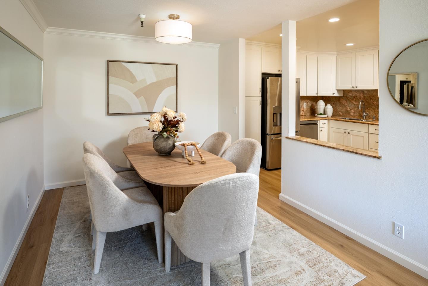 Detail Gallery Image 8 of 19 For 2111 Latham #321,  Mountain View,  CA 94040 - 2 Beds | 2 Baths