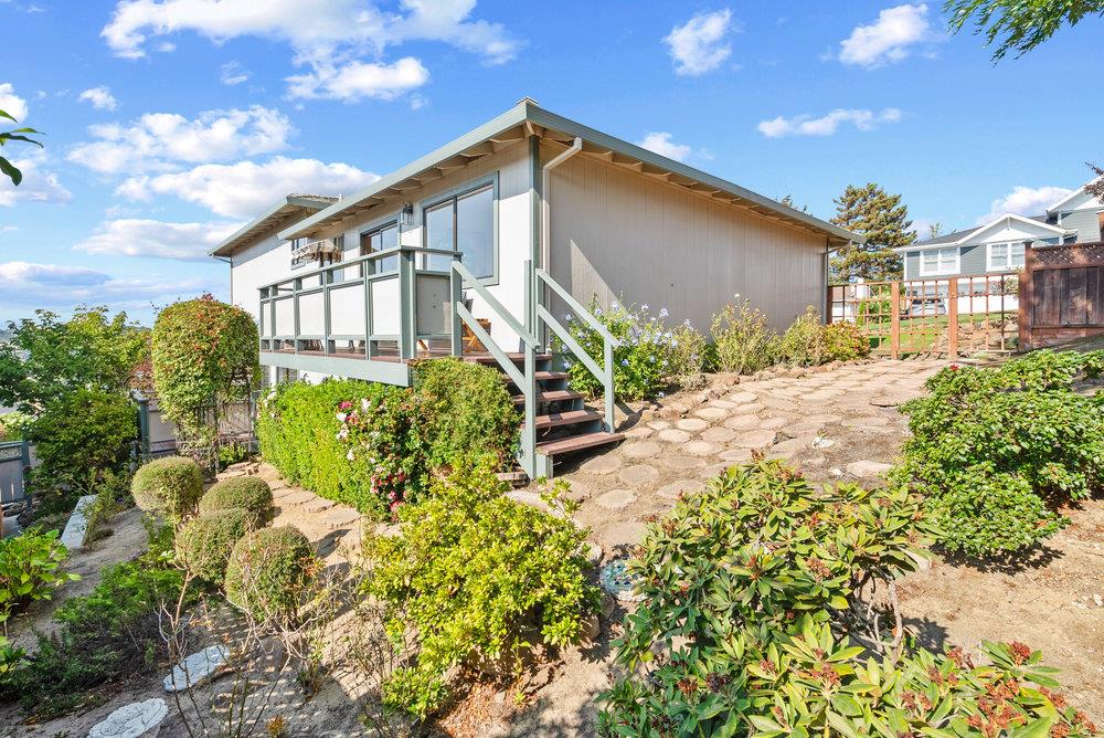 Detail Gallery Image 26 of 42 For 38 Sequoia Ct, San Carlos,  CA 94070 - 3 Beds | 2/1 Baths