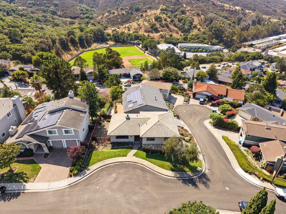 Detail Gallery Image 33 of 42 For 38 Sequoia Ct, San Carlos,  CA 94070 - 3 Beds | 2/1 Baths