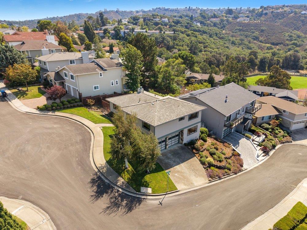 Detail Gallery Image 34 of 42 For 38 Sequoia Ct, San Carlos,  CA 94070 - 3 Beds | 2/1 Baths