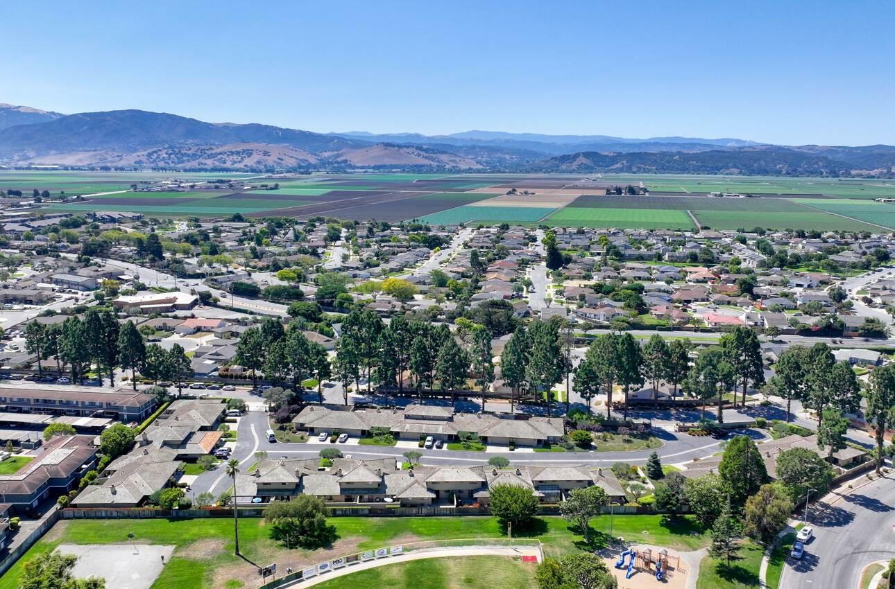 Detail Gallery Image 10 of 38 For 330 Woodside Dr #104,  Salinas,  CA 93901 - 2 Beds | 2 Baths