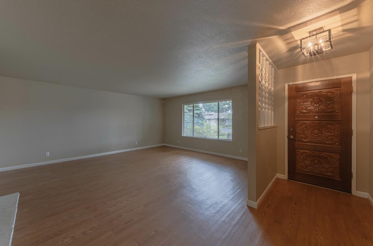 Detail Gallery Image 11 of 38 For 330 Woodside Dr #104,  Salinas,  CA 93901 - 2 Beds | 2 Baths