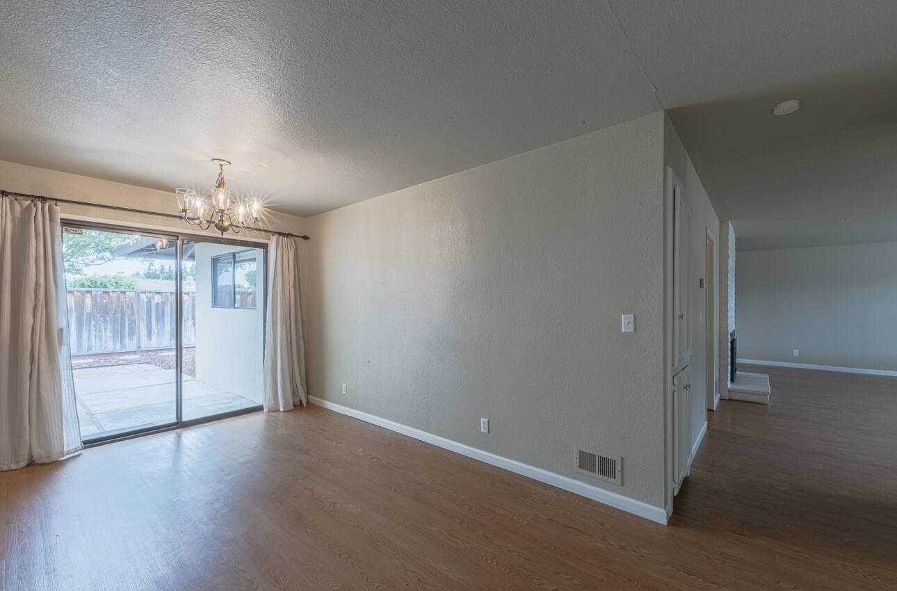 Detail Gallery Image 16 of 38 For 330 Woodside Dr #104,  Salinas,  CA 93901 - 2 Beds | 2 Baths