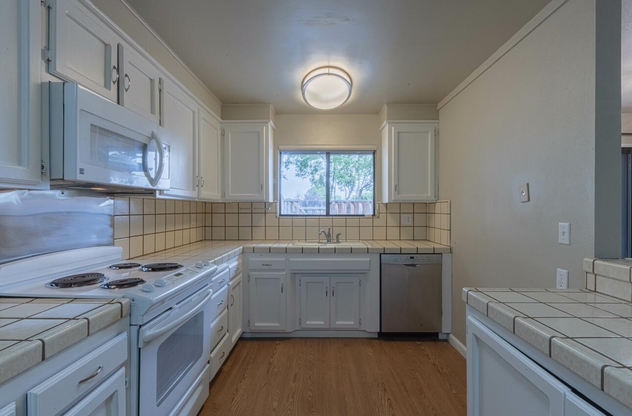 Detail Gallery Image 22 of 38 For 330 Woodside Dr #104,  Salinas,  CA 93901 - 2 Beds | 2 Baths