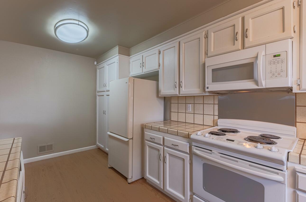 Detail Gallery Image 24 of 38 For 330 Woodside Dr #104,  Salinas,  CA 93901 - 2 Beds | 2 Baths