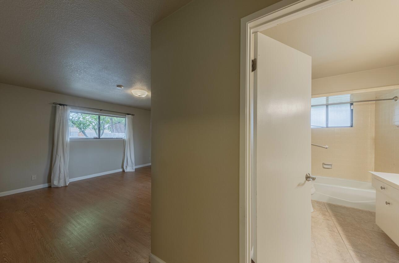 Detail Gallery Image 28 of 38 For 330 Woodside Dr #104,  Salinas,  CA 93901 - 2 Beds | 2 Baths