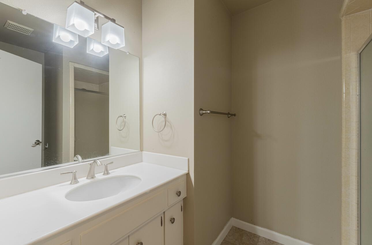 Detail Gallery Image 36 of 38 For 330 Woodside Dr #104,  Salinas,  CA 93901 - 2 Beds | 2 Baths
