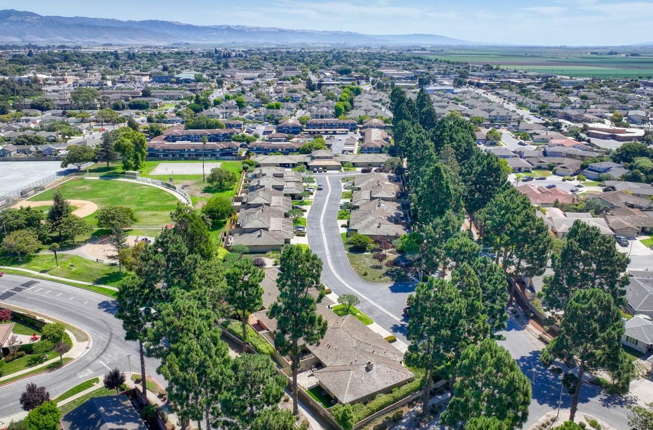 Detail Gallery Image 8 of 38 For 330 Woodside Dr #104,  Salinas,  CA 93901 - 2 Beds | 2 Baths