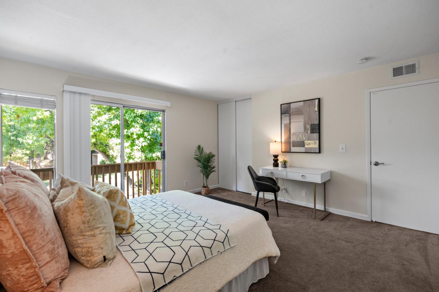 Detail Gallery Image 11 of 18 For 125 Connemara Way #3,  Sunnyvale,  CA 94087 - 2 Beds | 1/1 Baths