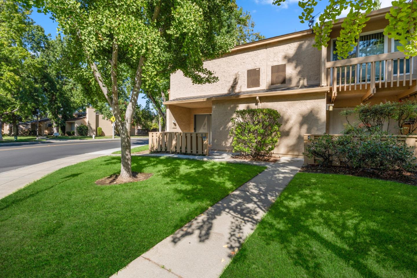 Detail Gallery Image 17 of 18 For 125 Connemara Way #3,  Sunnyvale,  CA 94087 - 2 Beds | 1/1 Baths