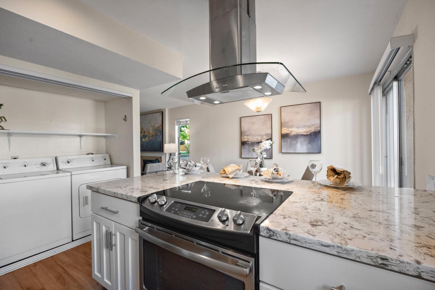 Detail Gallery Image 4 of 18 For 125 Connemara Way #3,  Sunnyvale,  CA 94087 - 2 Beds | 1/1 Baths