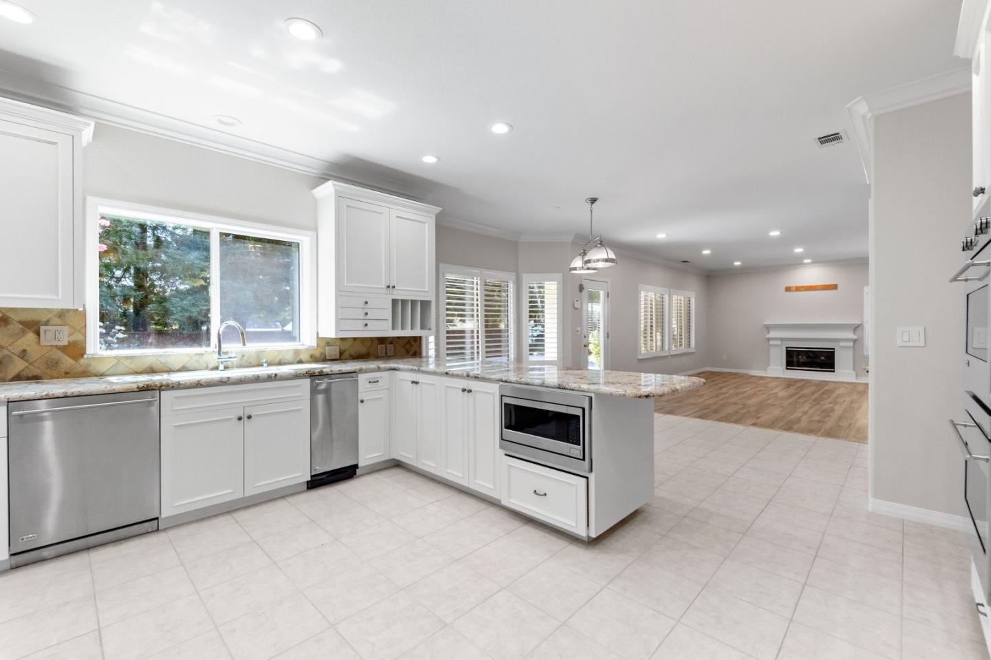 Detail Gallery Image 15 of 75 For 208 Kaitlyn Ln, Danville,  CA 94506 - 5 Beds | 3 Baths