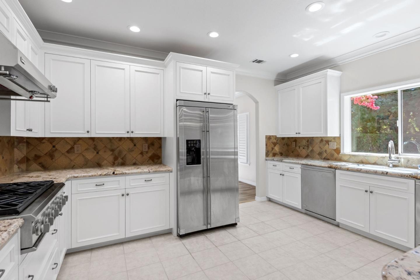 Detail Gallery Image 16 of 75 For 208 Kaitlyn Ln, Danville,  CA 94506 - 5 Beds | 3 Baths