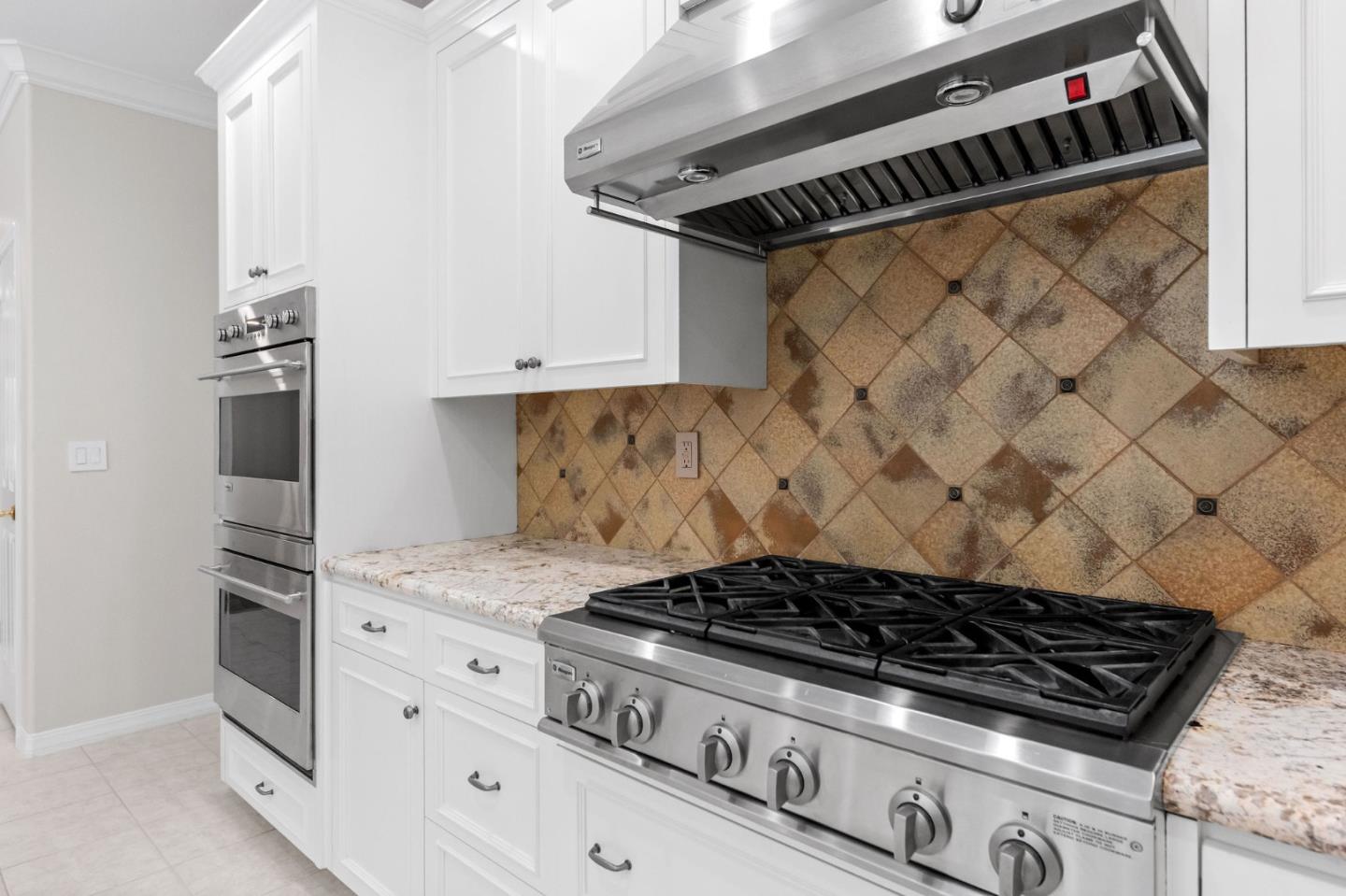 Detail Gallery Image 18 of 75 For 208 Kaitlyn Ln, Danville,  CA 94506 - 5 Beds | 3 Baths