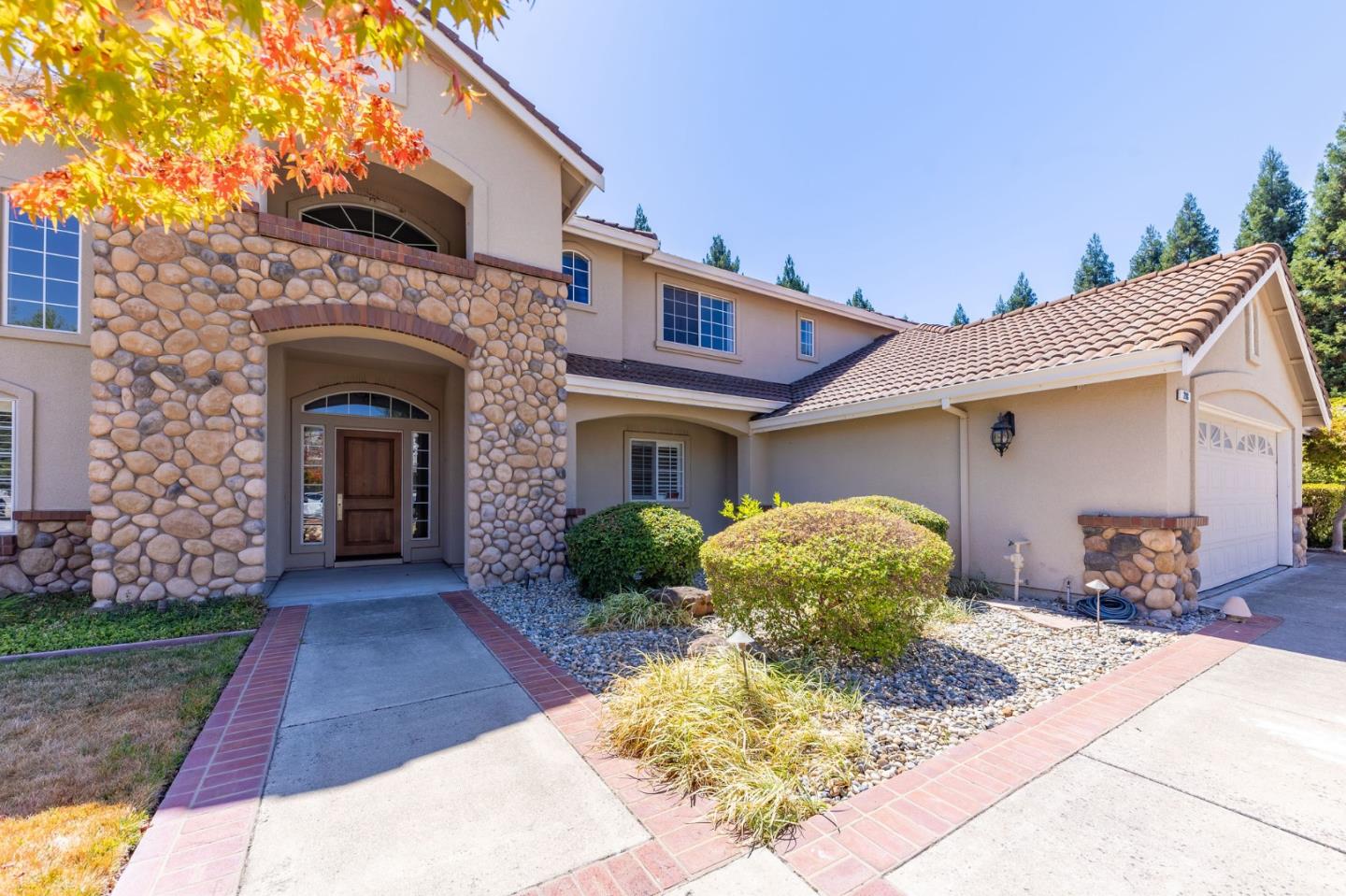 Detail Gallery Image 4 of 75 For 208 Kaitlyn Ln, Danville,  CA 94506 - 5 Beds | 3 Baths