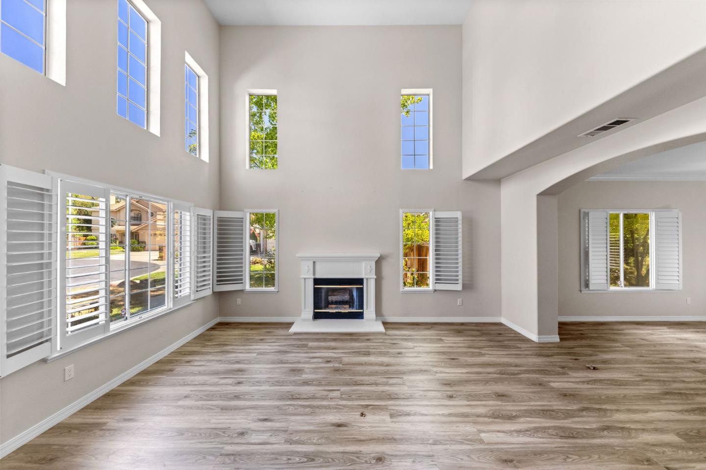 Detail Gallery Image 9 of 75 For 208 Kaitlyn Ln, Danville,  CA 94506 - 5 Beds | 3 Baths