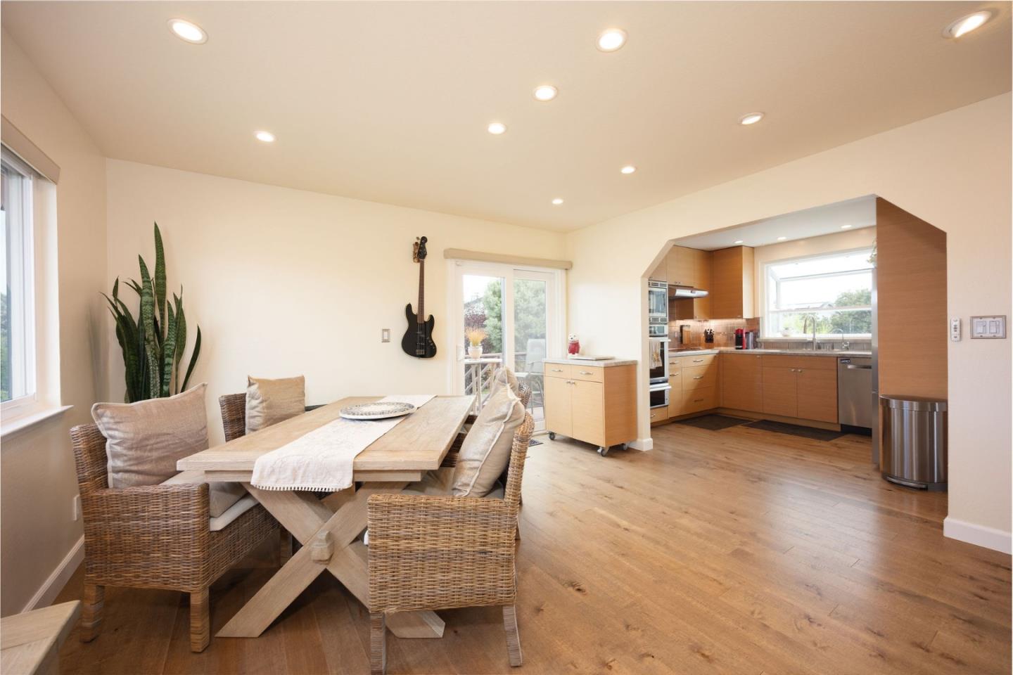 Detail Gallery Image 18 of 37 For 86 Madrone Ave, Moss Beach,  CA 94038 - 3 Beds | 3 Baths