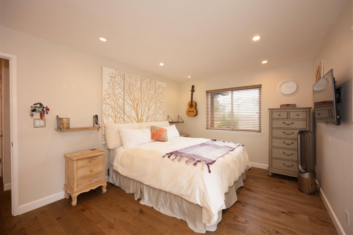 Detail Gallery Image 5 of 37 For 86 Madrone Ave, Moss Beach,  CA 94038 - 3 Beds | 3 Baths
