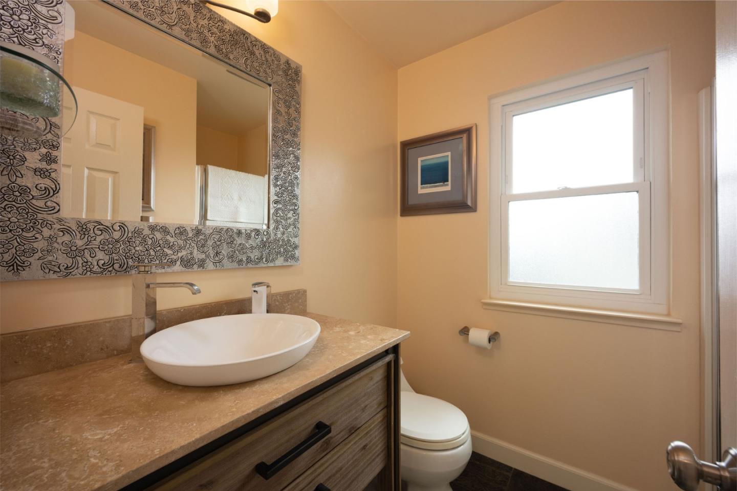 Detail Gallery Image 9 of 37 For 86 Madrone Ave, Moss Beach,  CA 94038 - 3 Beds | 3 Baths