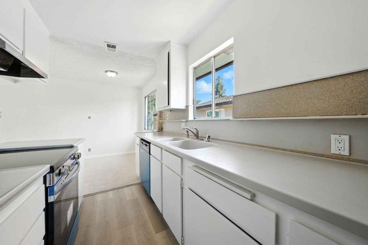 Detail Gallery Image 17 of 51 For 1264 Bouret Dr #4,  San Jose,  CA 95118 - 2 Beds | 1 Baths