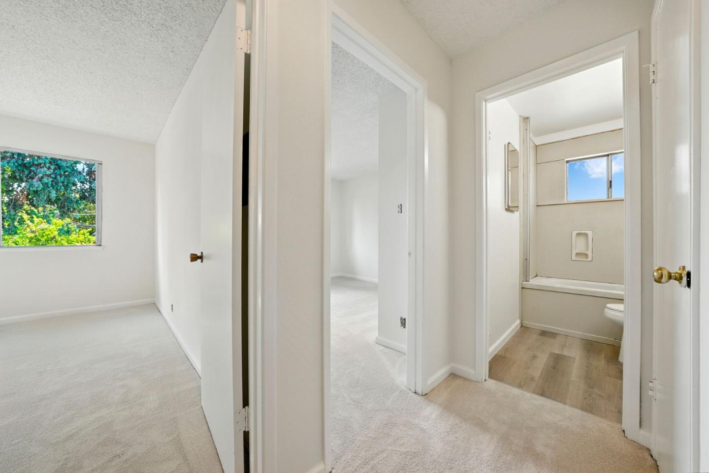 Detail Gallery Image 23 of 51 For 1264 Bouret Dr #4,  San Jose,  CA 95118 - 2 Beds | 1 Baths