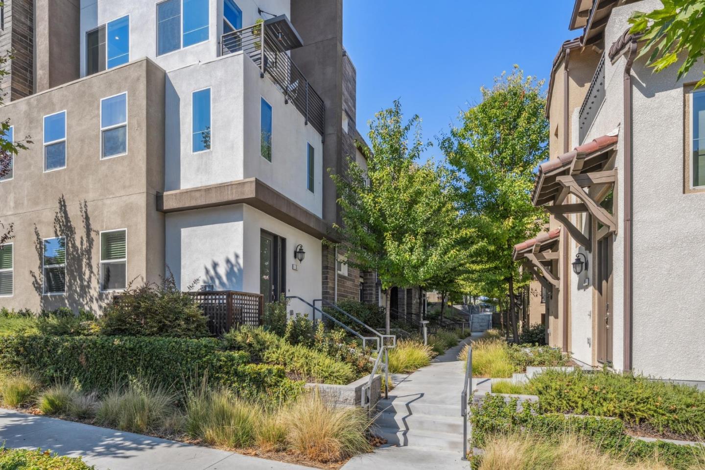 Detail Gallery Image 3 of 88 For 193 William Manly St #4,  San Jose,  CA 95136 - 2 Beds | 2 Baths