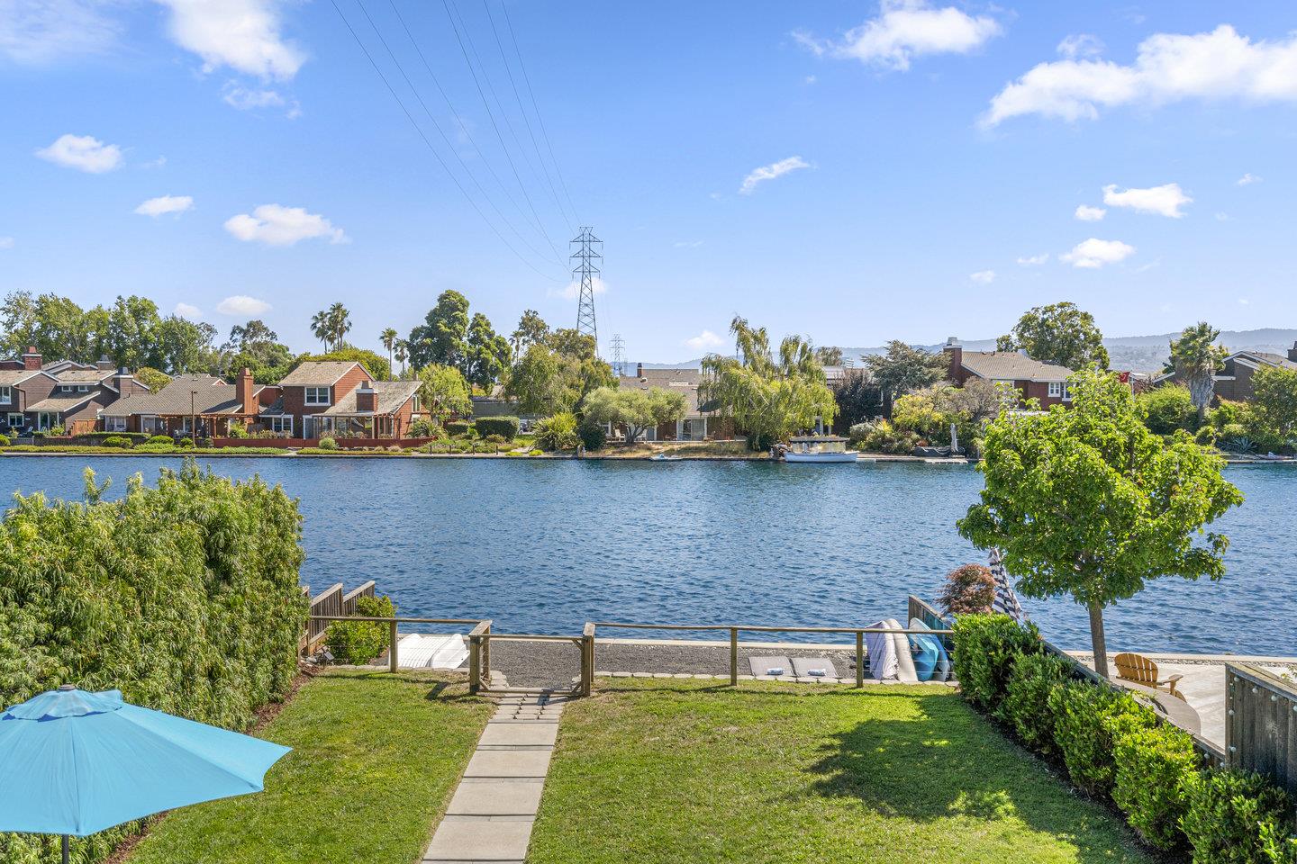 Detail Gallery Image 3 of 36 For 814 Byrd Ln, Foster City,  CA 94404 - 3 Beds | 2 Baths