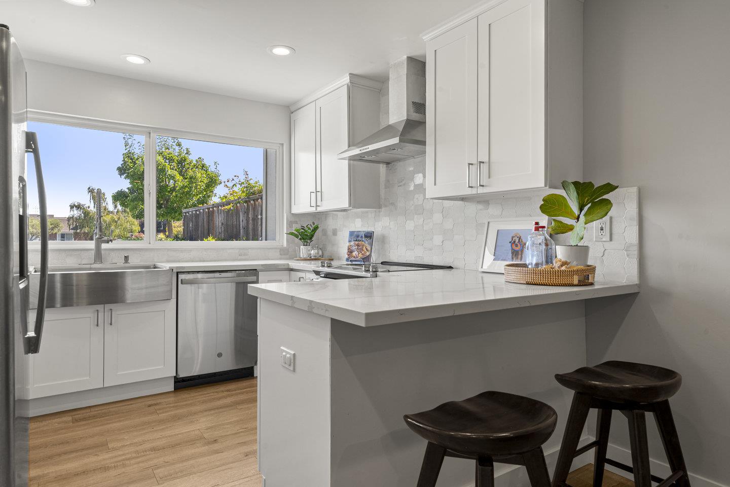 Detail Gallery Image 8 of 36 For 814 Byrd Ln, Foster City,  CA 94404 - 3 Beds | 2 Baths