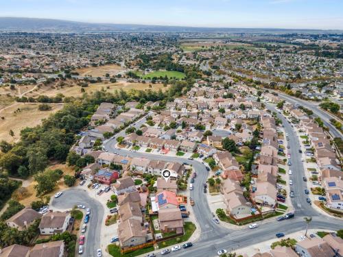 Detail Gallery Image 24 of 26 For 1392 New Hampshire Ct, Salinas,  CA 93905 - 5 Beds | 3 Baths