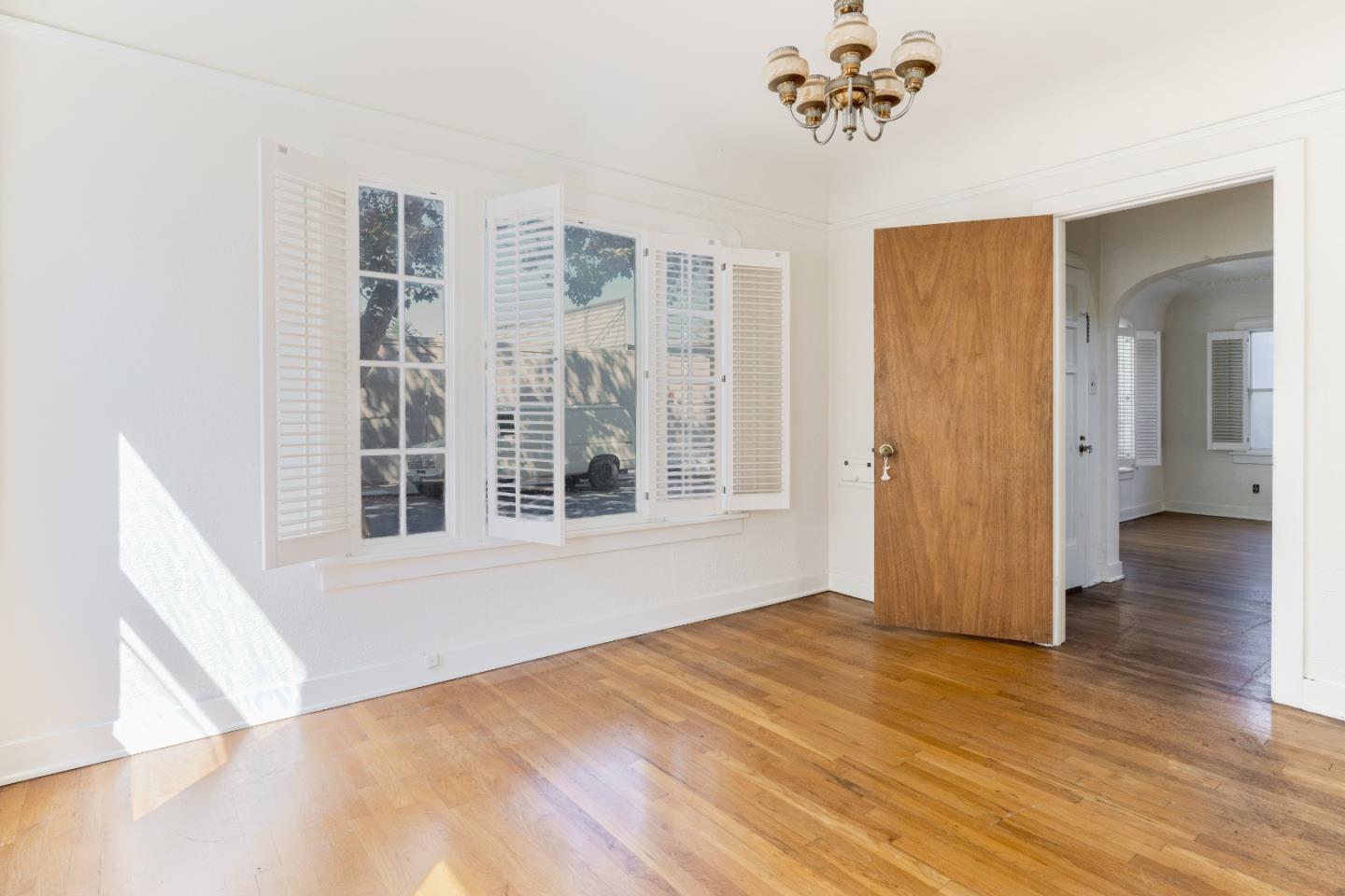 Detail Gallery Image 11 of 34 For 20 Atlas Ave, San Jose,  CA 95126 - 3 Beds | 2 Baths