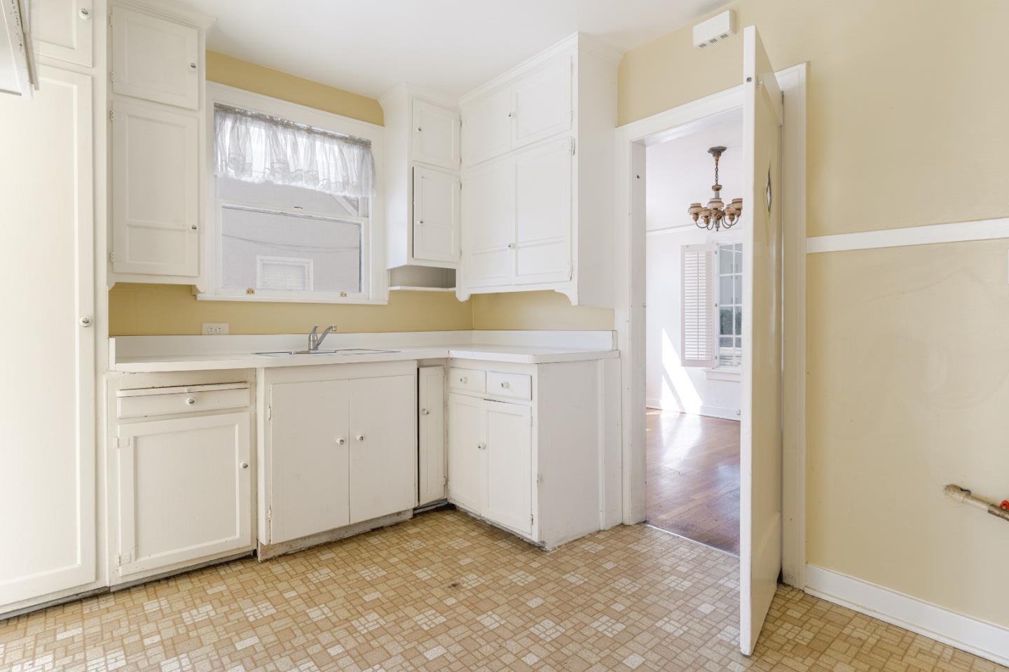 Detail Gallery Image 13 of 34 For 20 Atlas Ave, San Jose,  CA 95126 - 3 Beds | 2 Baths
