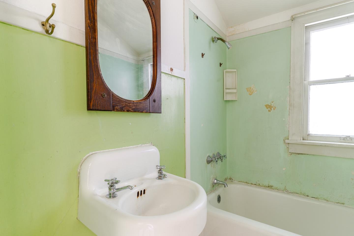 Detail Gallery Image 17 of 34 For 20 Atlas Ave, San Jose,  CA 95126 - 3 Beds | 2 Baths