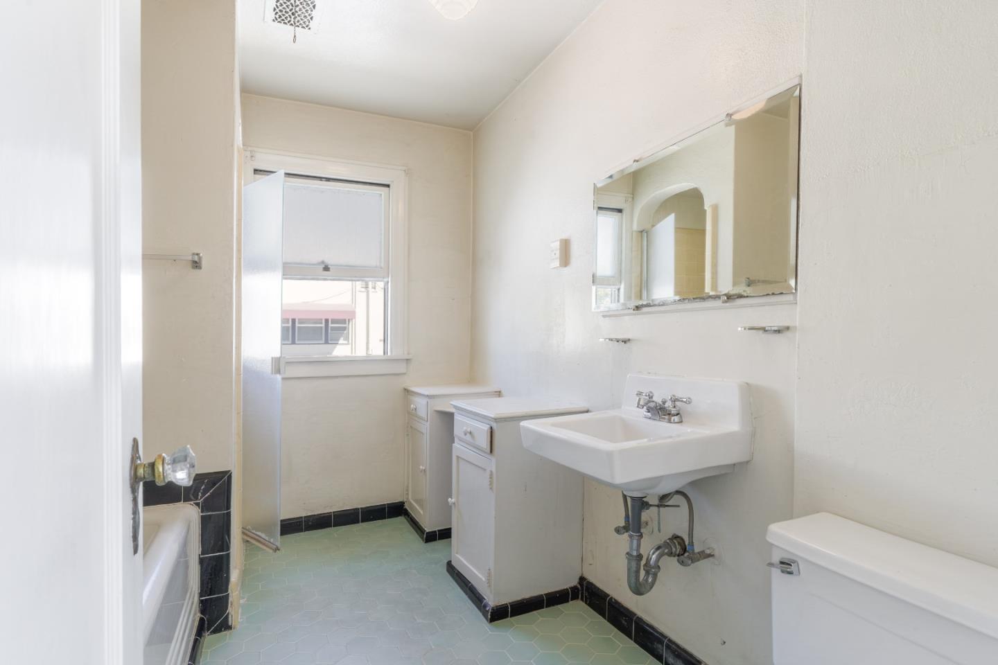 Detail Gallery Image 28 of 34 For 20 Atlas Ave, San Jose,  CA 95126 - 3 Beds | 2 Baths