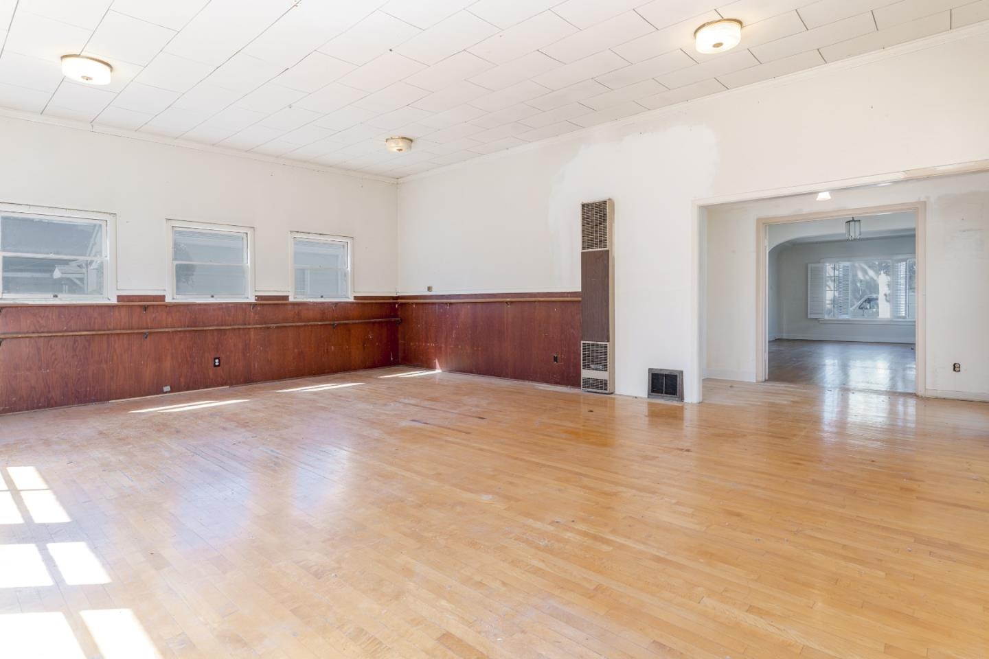 Detail Gallery Image 8 of 34 For 20 Atlas Ave, San Jose,  CA 95126 - 3 Beds | 2 Baths